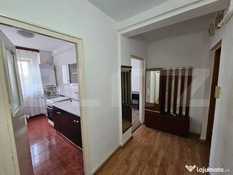 Apartament cu 3 camere decomandat în Cetate
