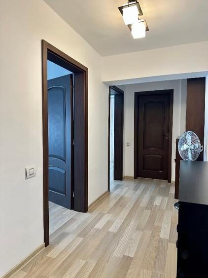 Apartament cu 3 camere decomandat, mobilat în Peninsula