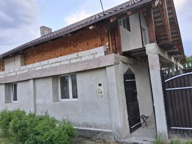 Casă cu 4 camere cu Teren 700 Mp în Central