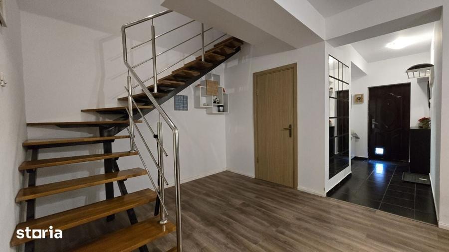 Casă cu 4 camere cu Teren 187 Mp în 1 Decembrie