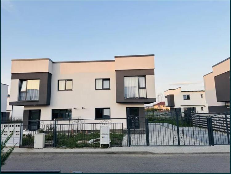 Apartament cu 3 camere decomandat, mobilat în Sânpetru