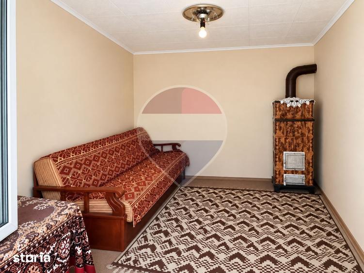 Casă cu 4 camere cu Teren 2760 Mp în Odobești