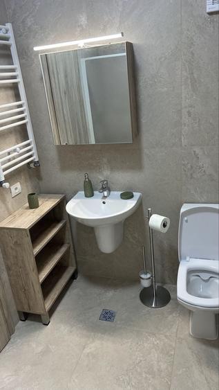 Apartament cu 2 camere decomandat în Jiului