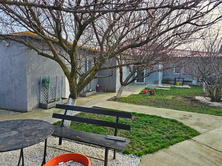 Casă cu 30 camere cu Garaj în Lenauheim