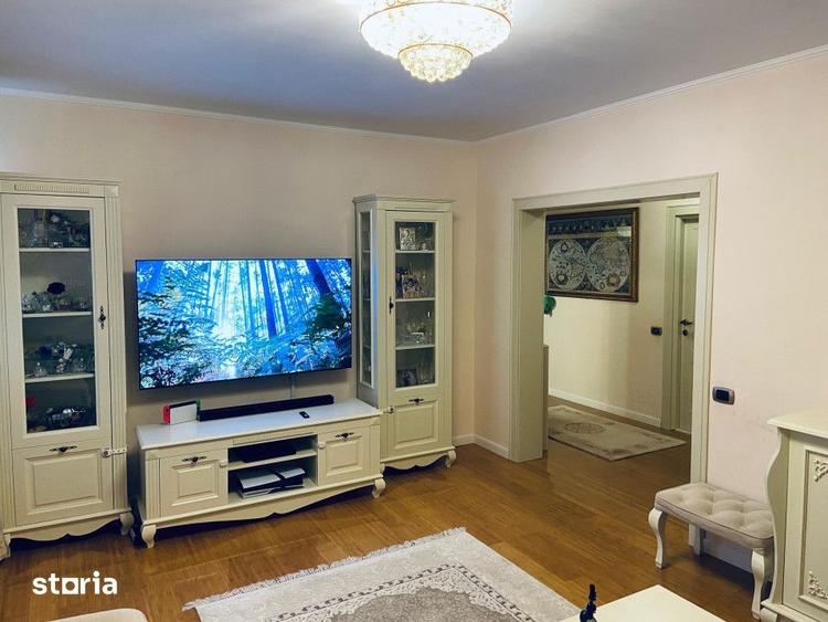 Apartament cu 3 camere decomandat în Faleza Nord