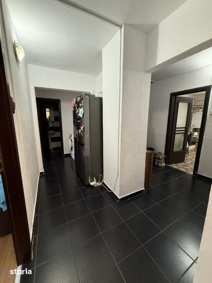 Apartament cu 4 camere decomandat în Soarelui