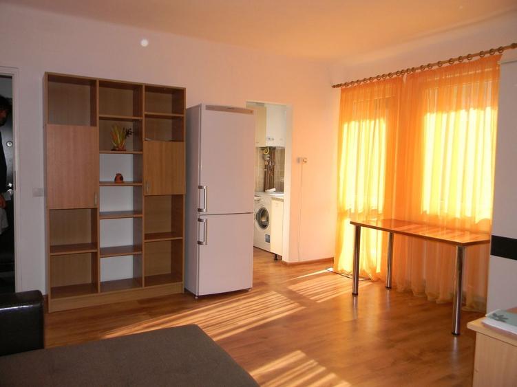 Apartament cu 1 camere semidecomandat în 13 Decembrie — fotografia 1