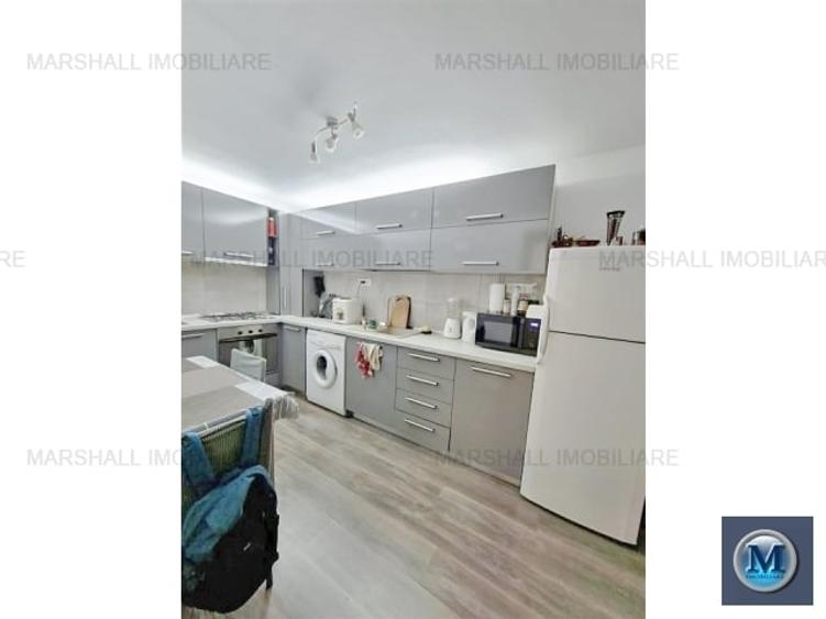 Casă cu 9 camere cu Piscina în Puchenii Mari