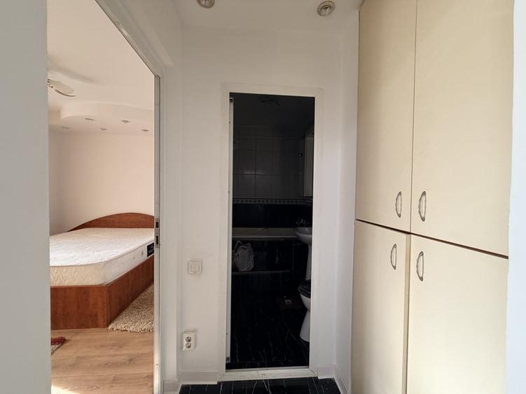 Apartament semidecomandat în Baba Novac