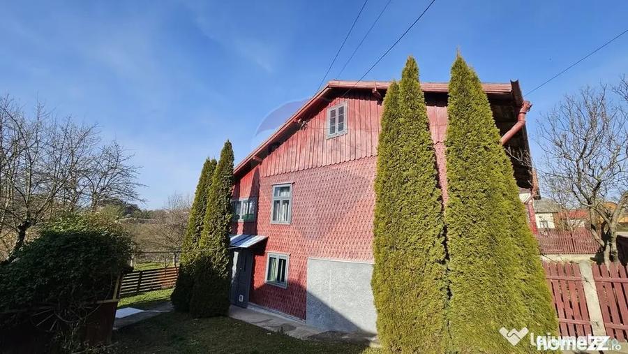 Casă cu 3 camere cu Teren 900 Mp în Cacica
