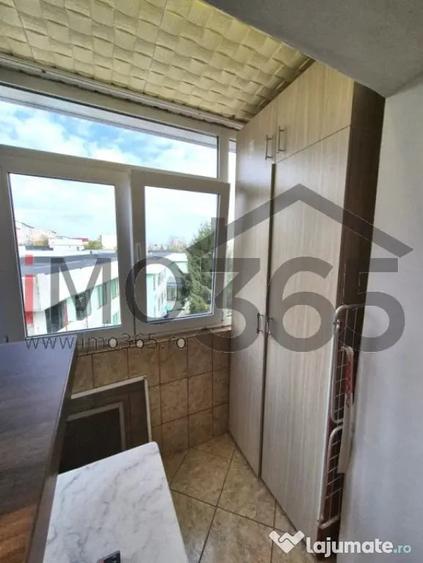Apartament cu 3 camere semidecomandat în Craiovei