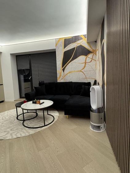 Apartament cu 3 camere semidecomandat, mobilat în Pipera