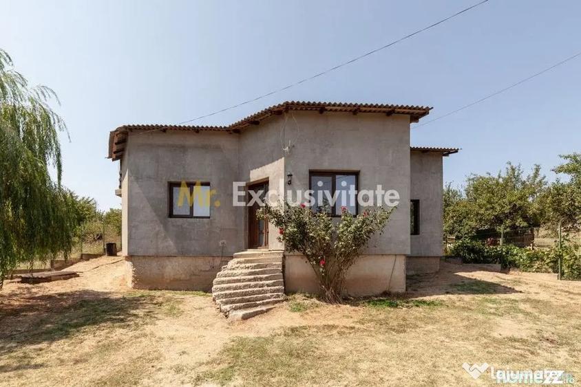 Casă cu 4 camere cu Teren 1175 Mp în Central