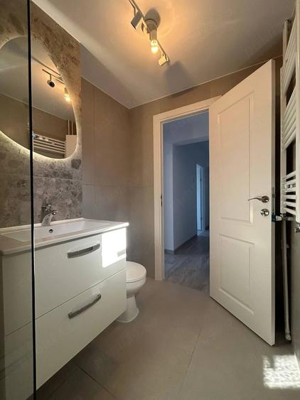 Apartament cu 3 camere în Lujerului