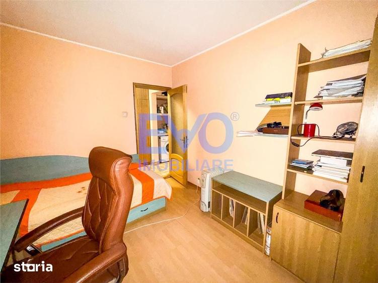 Apartament cu 3 camere decomandat în Nicolina