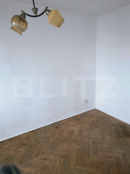 Apartament cu 3 camere semidecomandat în Sud-Est