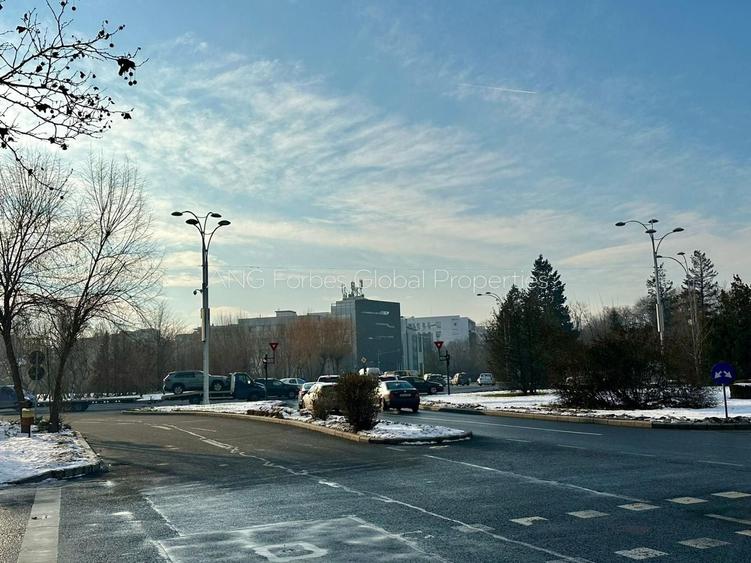 Duplex de lux cu terasă spectaculoasă, în inima zonei Charles de Gaulle - 1