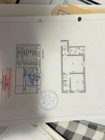 Apartament cu 2 camere semidecomandat în Berceni