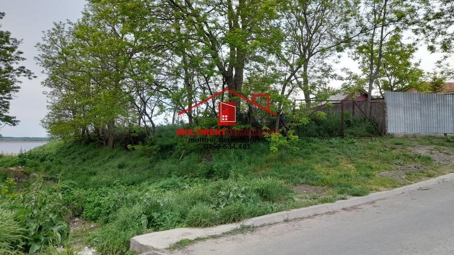 Teren Construcții intravilan de 1415 mp, în Parcheș