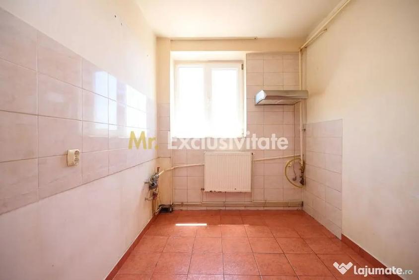 Apartament cu 4 camere decomandat în Craiovei