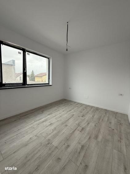 Casă cu 4 camere în Costi
