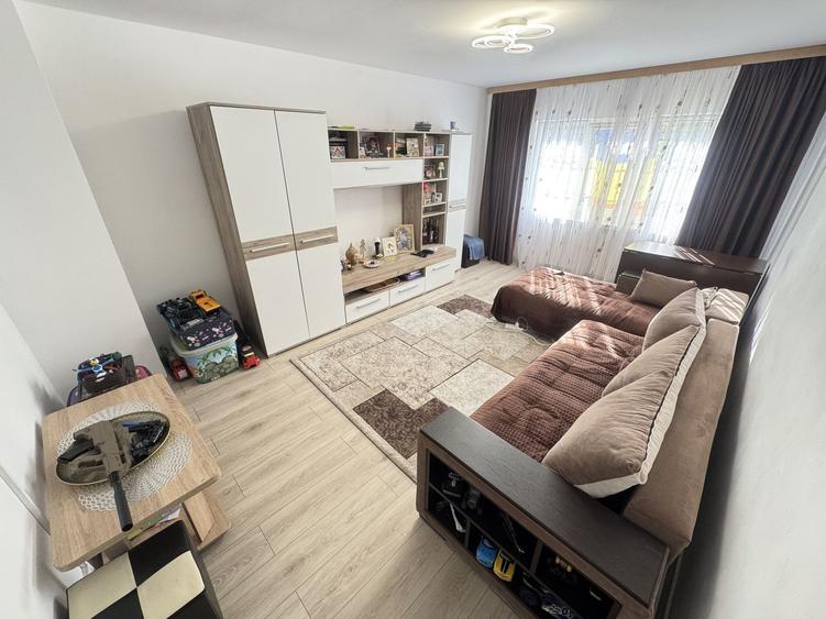 Apartament cu 3 camere decomandat, mobilat în Inel II