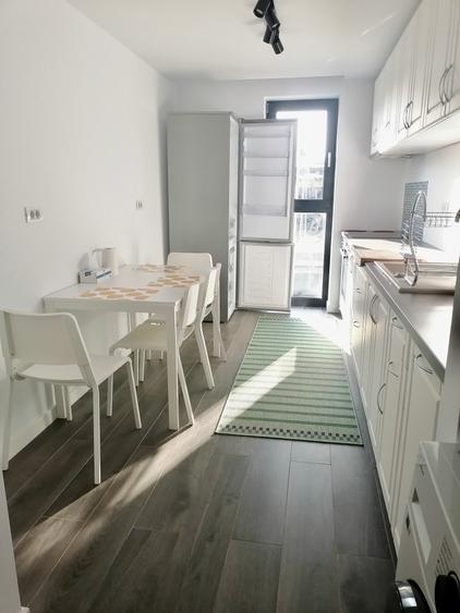 Apartament cu 2 camere semidecomandat în P-ta Presei Libere