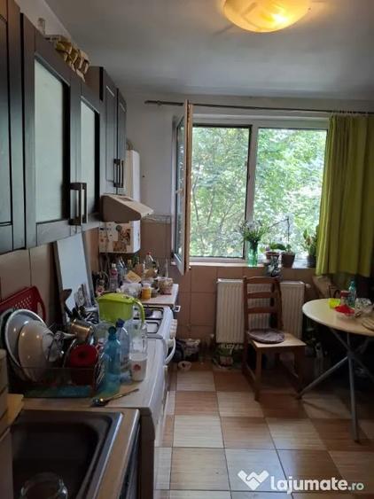 Apartament cu 3 camere decomandat în Dristor