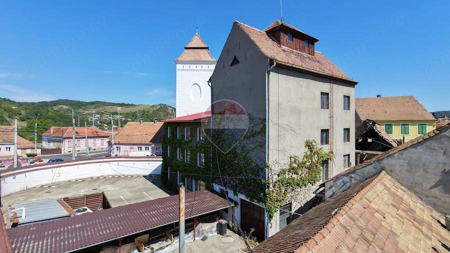 Casă cu Teren 325 Mp în Central