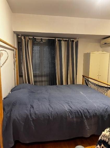 Apartament cu 4 camere decomandat, mobilat în P-ța Romană