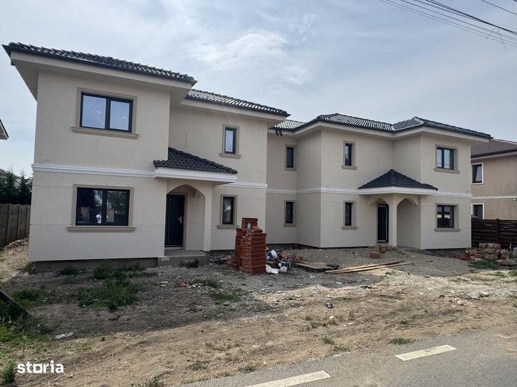 Casă cu 4 camere în Dumbrăvița