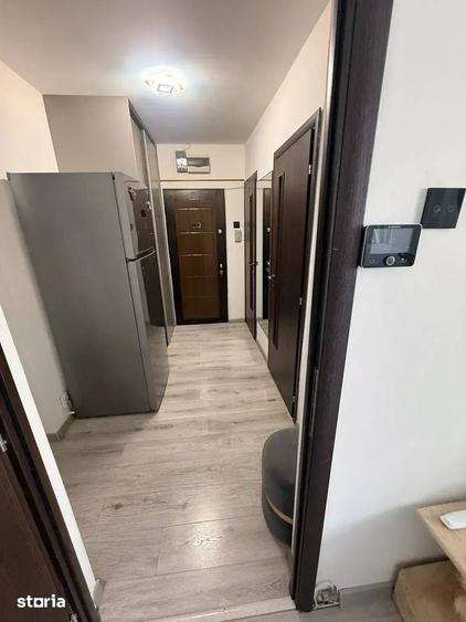Apartament cu 4 camere în Berceni