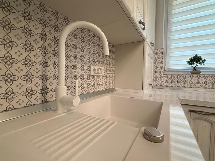 Apartament central, 3 camere  renovat complet, comision 0 - 12