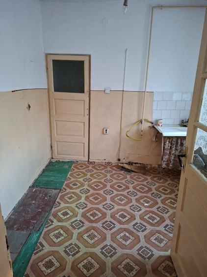 Casă cu 3 camere în Central