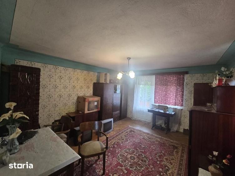 Casă cu 2 camere cu Teren 1275 Mp în Central