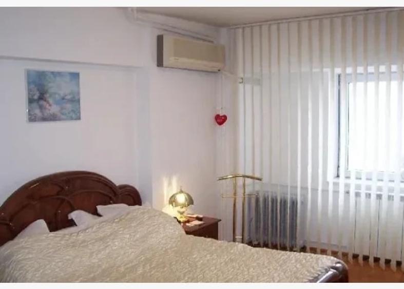 Apartament cu 3 camere decomandat, mobilat în Unirii