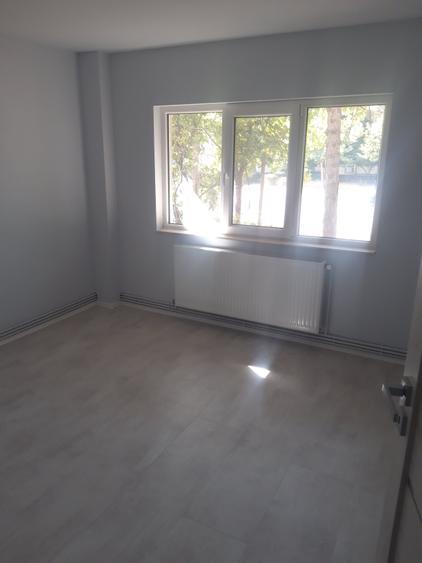Apartament cu 2 camere decomandat în Lăpuș Argeș