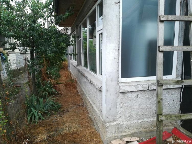 Casă cu 2 camere cu Teren 1000 Mp în Poienarii Burchii