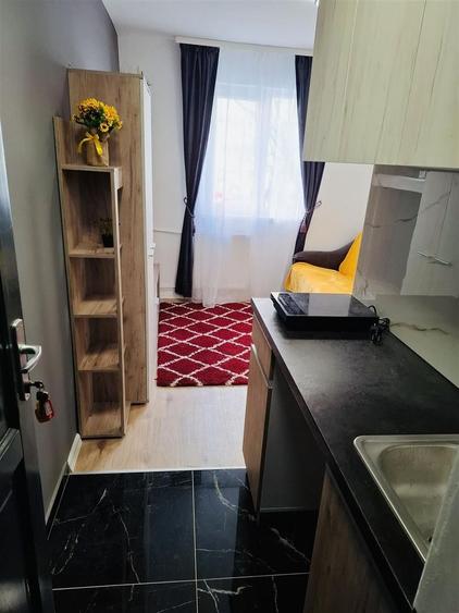 Garsoniera complet renovata zona Rogerius - 1