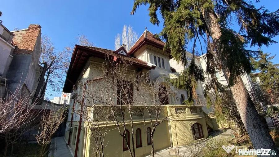 Casă cu 7 camere cu Teren 383 Mp în Cișmigiu