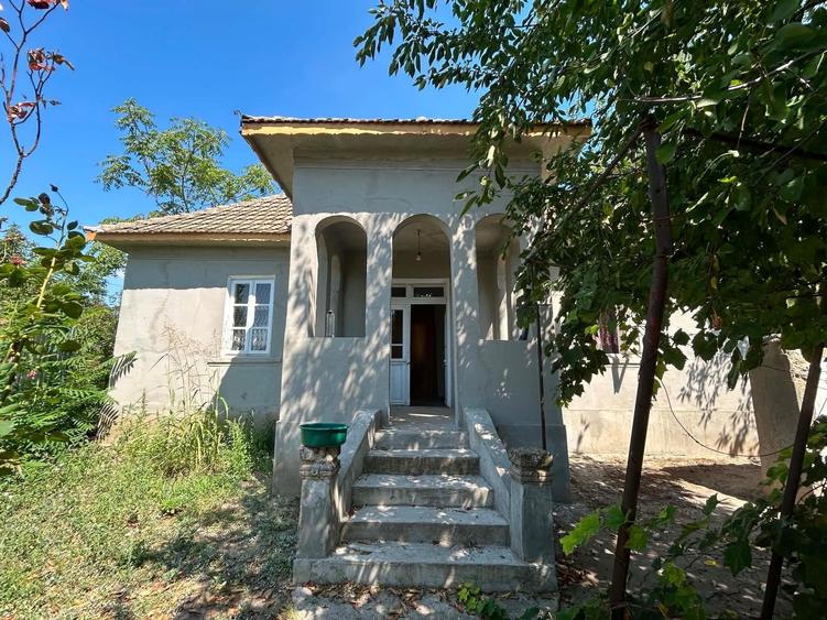 Casă cu 4 camere în Obârșia de Câmp