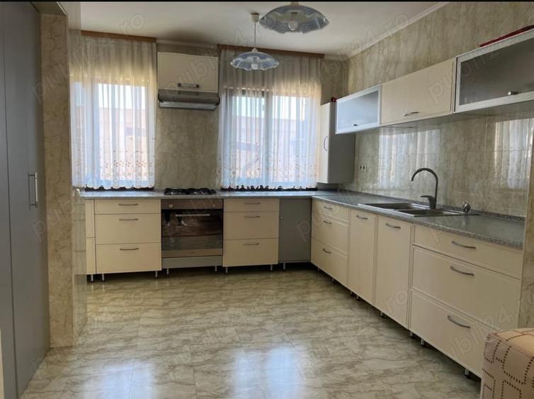 Casă cu 6 camere cu Teren 1000 Mp în Central