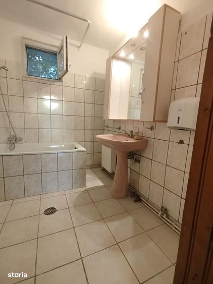 Casă cu 3 camere semidecomandat în Griviței