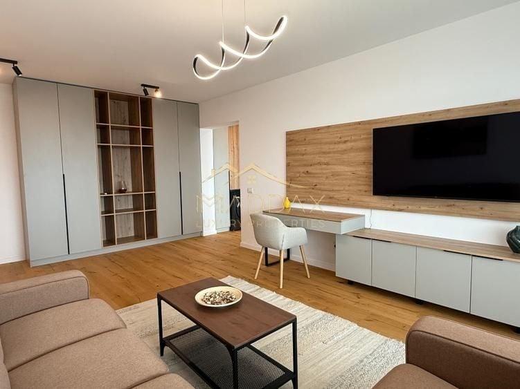 Apartament cu 2 camere semidecomandat, mobilat în Aviației