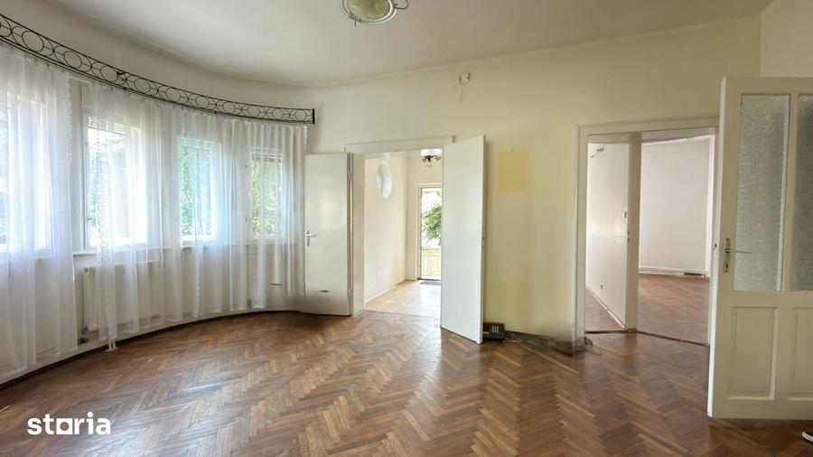 Spațiu comercial, de 342 mp, în Central