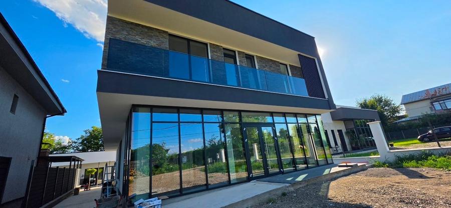 Spațiu comercial, de 260 mp, în Valea Adâncă