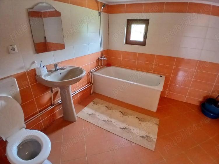 Casă cu 5 camere cu Teren 2000 Mp în Drăgotești