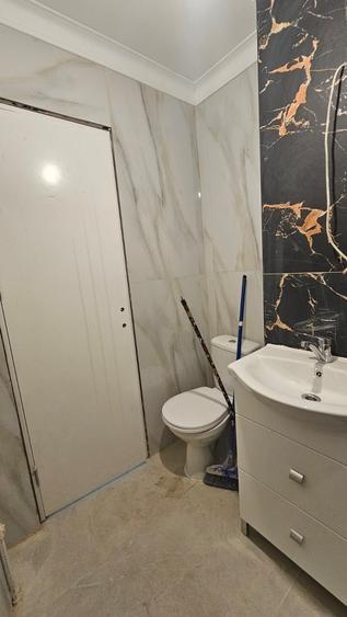 Apartament cu 3 camere semidecomandat în Micro 17