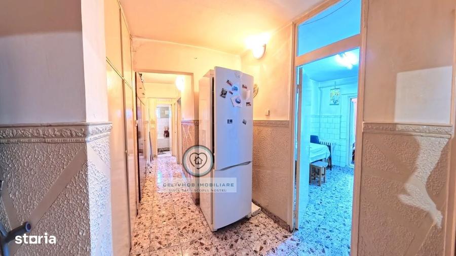 Apartament cu 3 camere decomandat în Malu Roșu