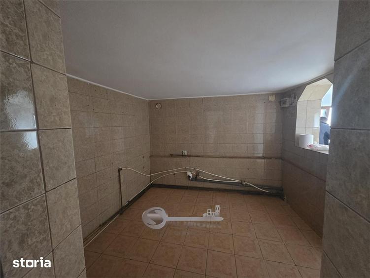 Apartament cu 3 camere decomandat în Holboca